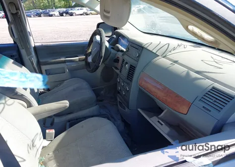 2008 Chrysler Town & Country Lx z USA, uszkodzony, nr VIN 2A8HR44H28R628524